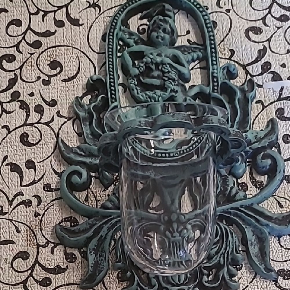 Vintage Style Wall Sconce with Glass Holder
